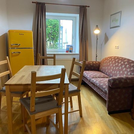 Apartment In Historic Town House 그문덴 외부 사진