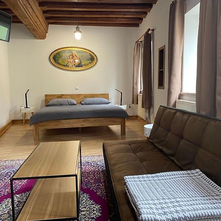 Apartment In Historic Town House 그문덴 외부 사진