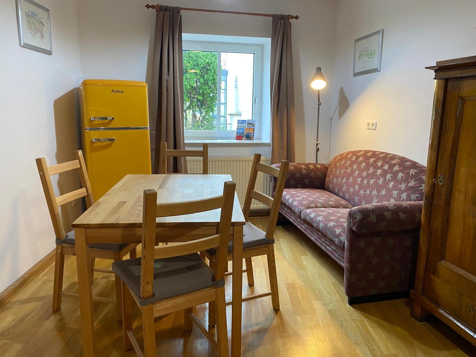 Apartment In Historic Town House 그문덴 외부 사진