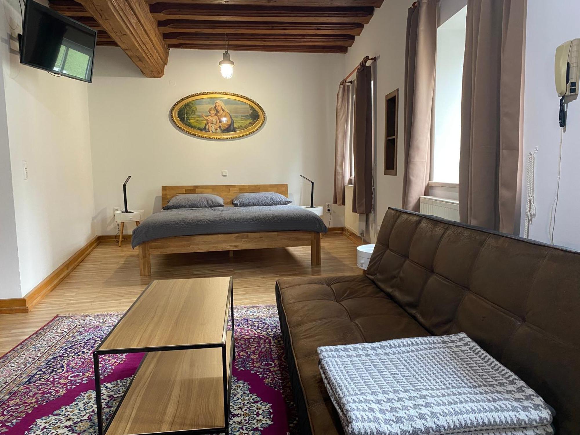 Apartment In Historic Town House 그문덴 외부 사진